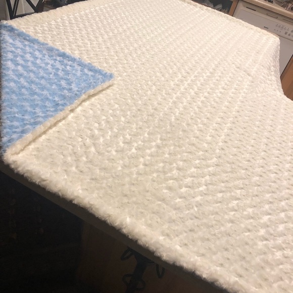 Hand made blanket - Picture 3 of 3